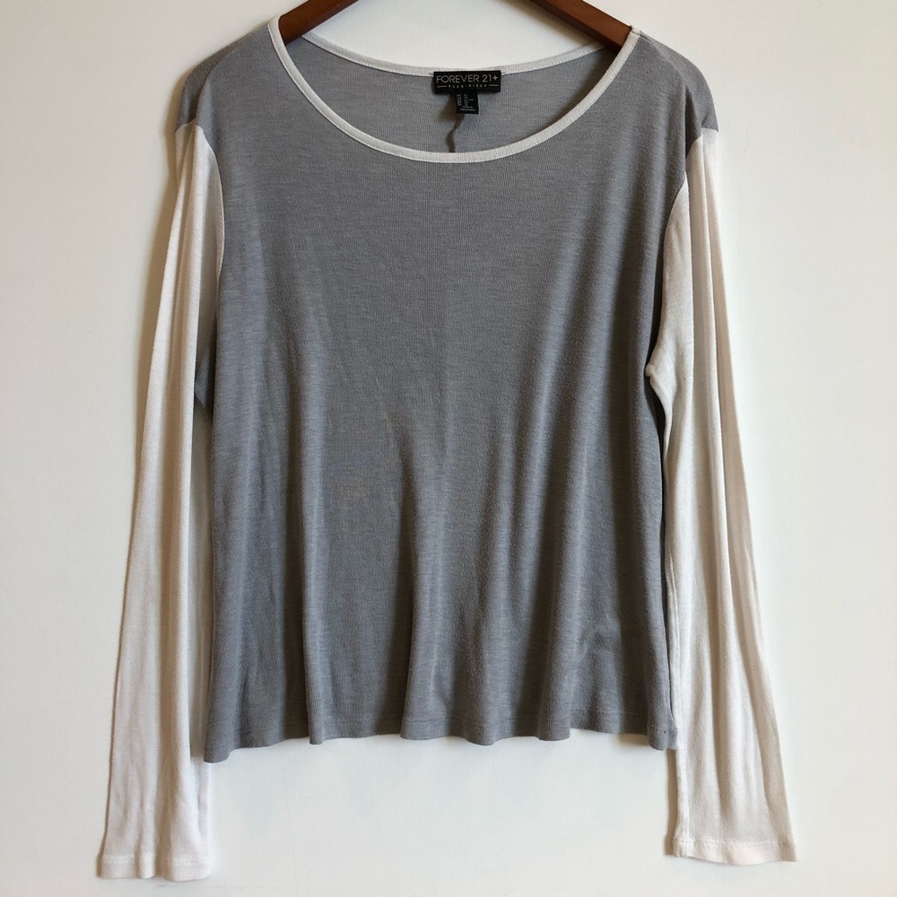 Forever 21 white and grey style sweater